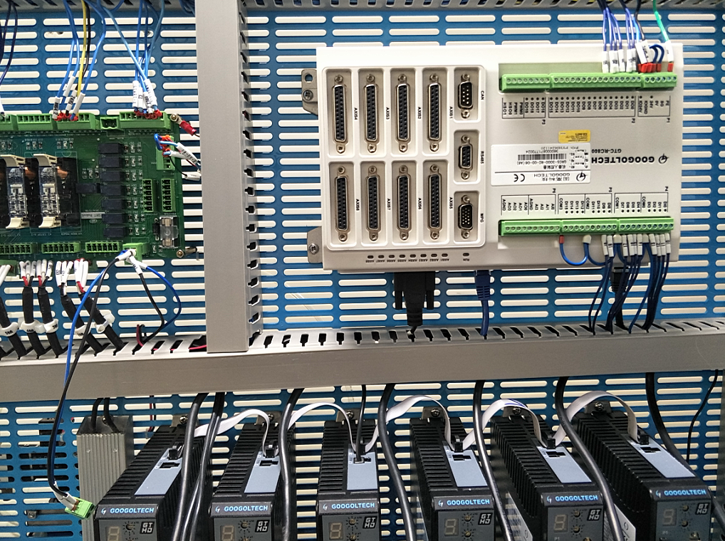 工業(yè)機器人控制器與驅動器軸信號線路的安裝