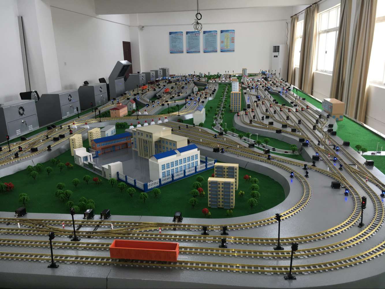 高鐵沙盤實訓設(shè)備