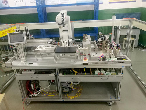 工業(yè)機(jī)器人多功能綜合應(yīng)用實訓(xùn)裝置