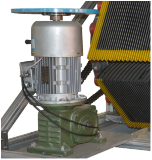 (三)驅(qū)動(dòng)鏈輪裝置